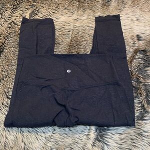 Lululemon Align Crop *21"
Stride Emboss Black Size 8